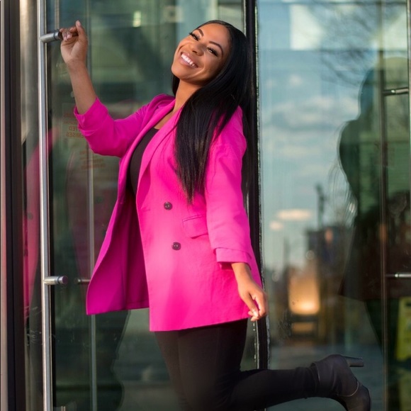 Meet your Posher, Danielle - Picture 2 of 4